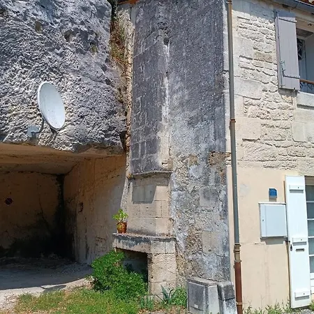 Meuble De Tourisme Petit Chail Saint Savinien Extérieur photo